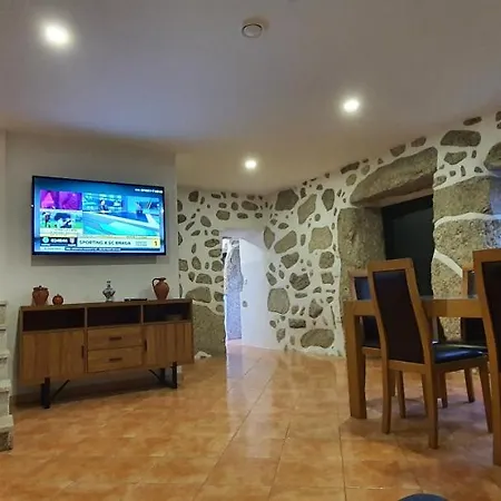 Quinta Da Tormenta -14 Pessoas- 2 Casas E Piscina Privada Tatil Evi Cabeceiras de Basto